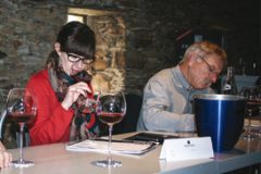 Dégustation œnologiques chez Frayssinet des vins de Dom Brial dans le cadre Authentis